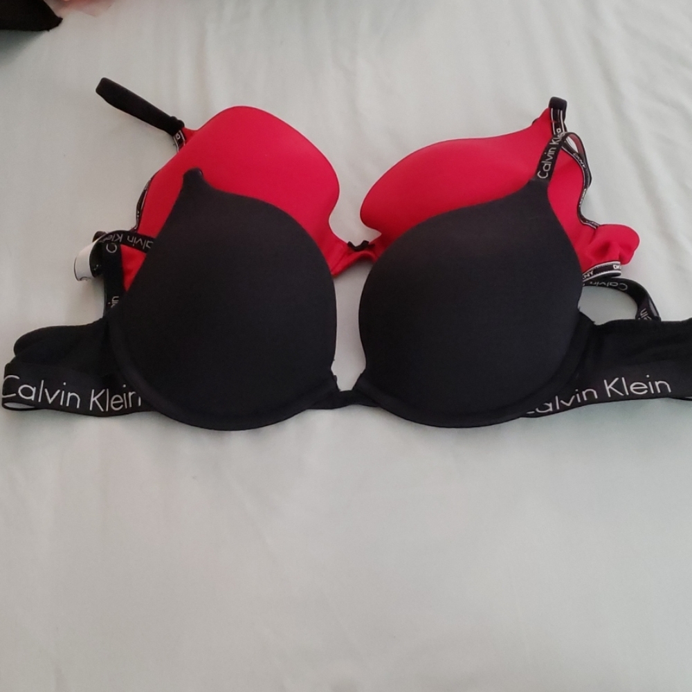 2 Designer Demi lightly lined everyday bras